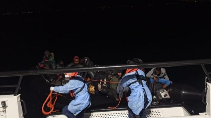 Dikili açıklarında 26 kaçak göçmen yakalandı